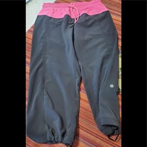 Capri joggers, Lululemon, black and pink,